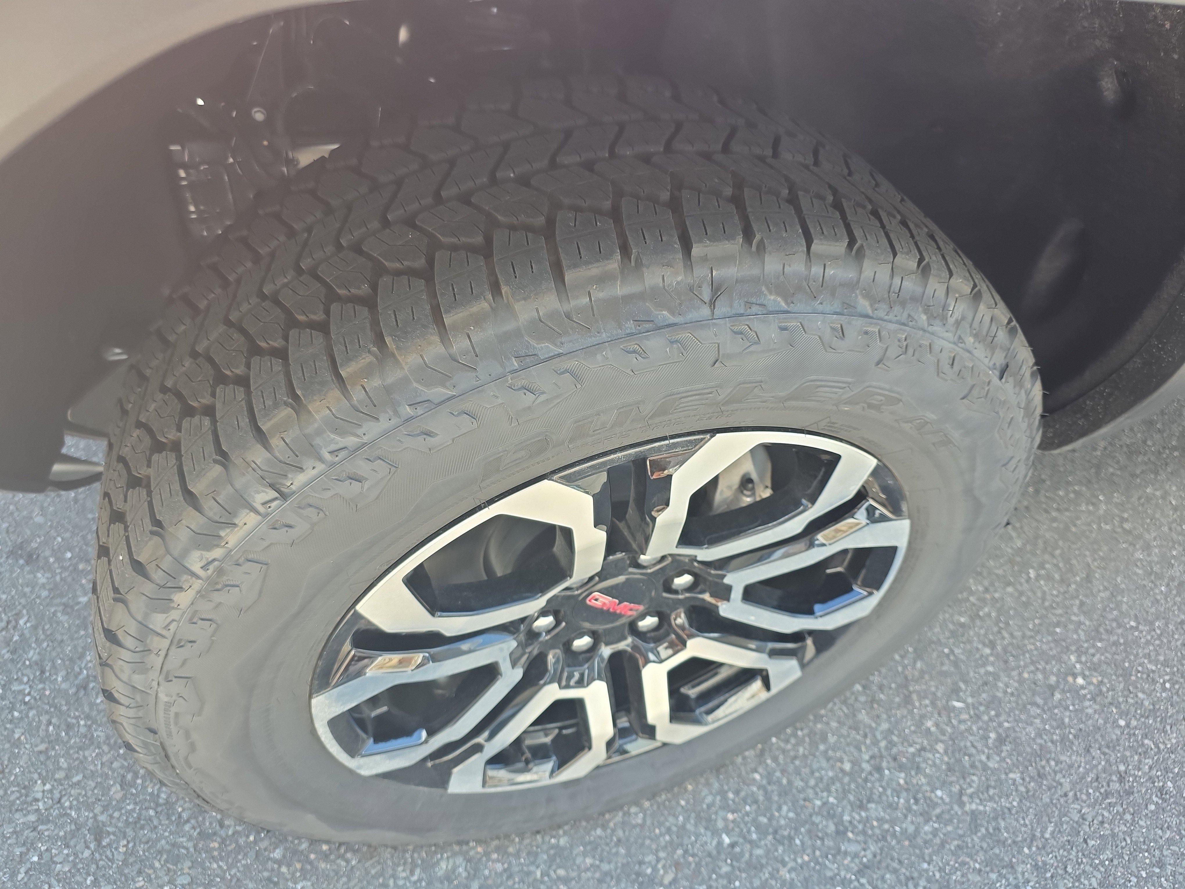 New 2025 GMC Canyon AT4 w/ Nightfall Edition image 11