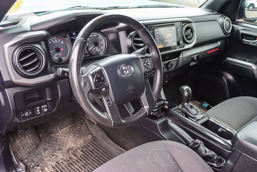 Used 2017 Toyota Tacoma TRD Sport w/ Tow Package image 8
