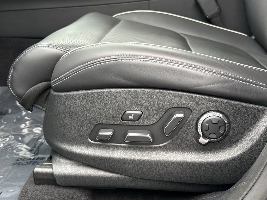 Used 2025 Genesis Electrified GV70 Advanced w/ Prestige Package image 36