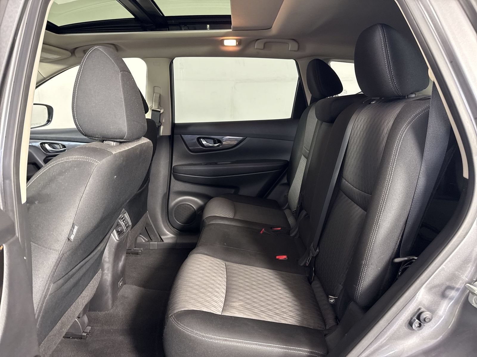 Used 2019 Nissan Rogue SV w/ Sun & Sound Touring Package AWD/4WD image 23