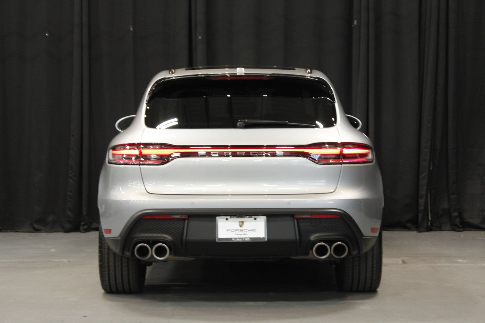 Certified 2026 Porsche Macan AWD/4WD image 6