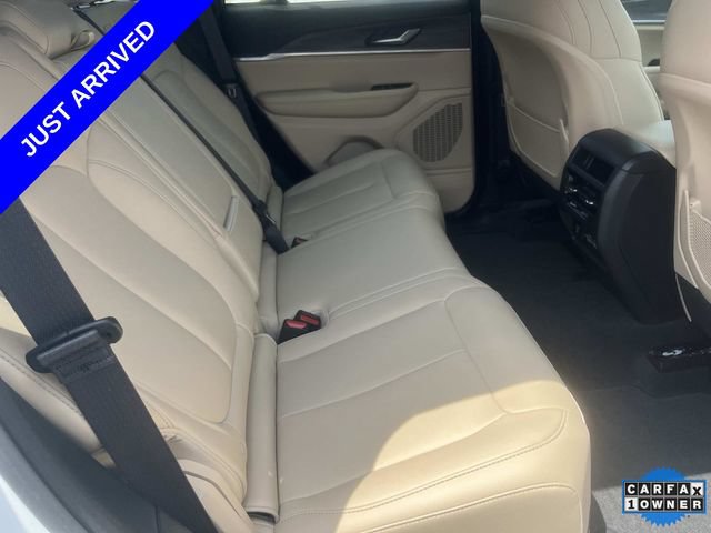 Certified 2025 Jeep Grand Cherokee Limited w/ Trailer Tow Package AWD/4WD image 22