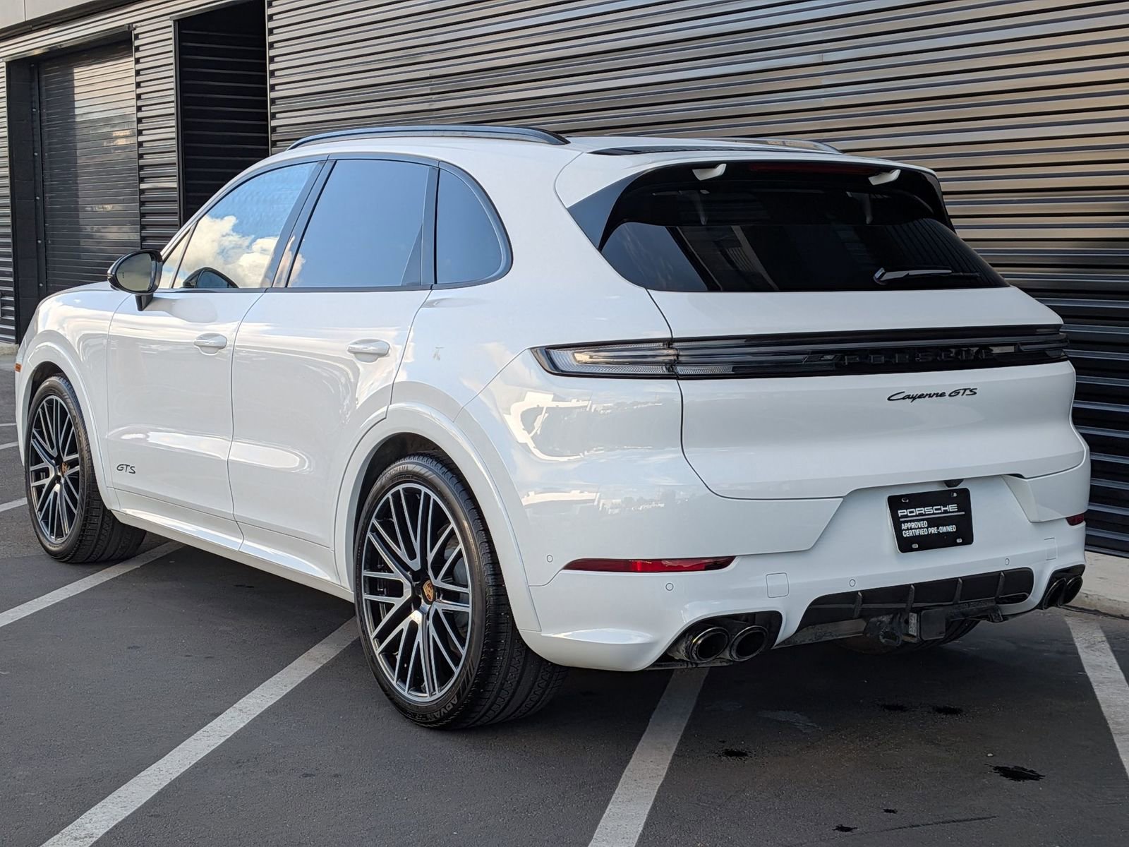 Certified 2025 Porsche Cayenne GTS AWD/4WD image 3
