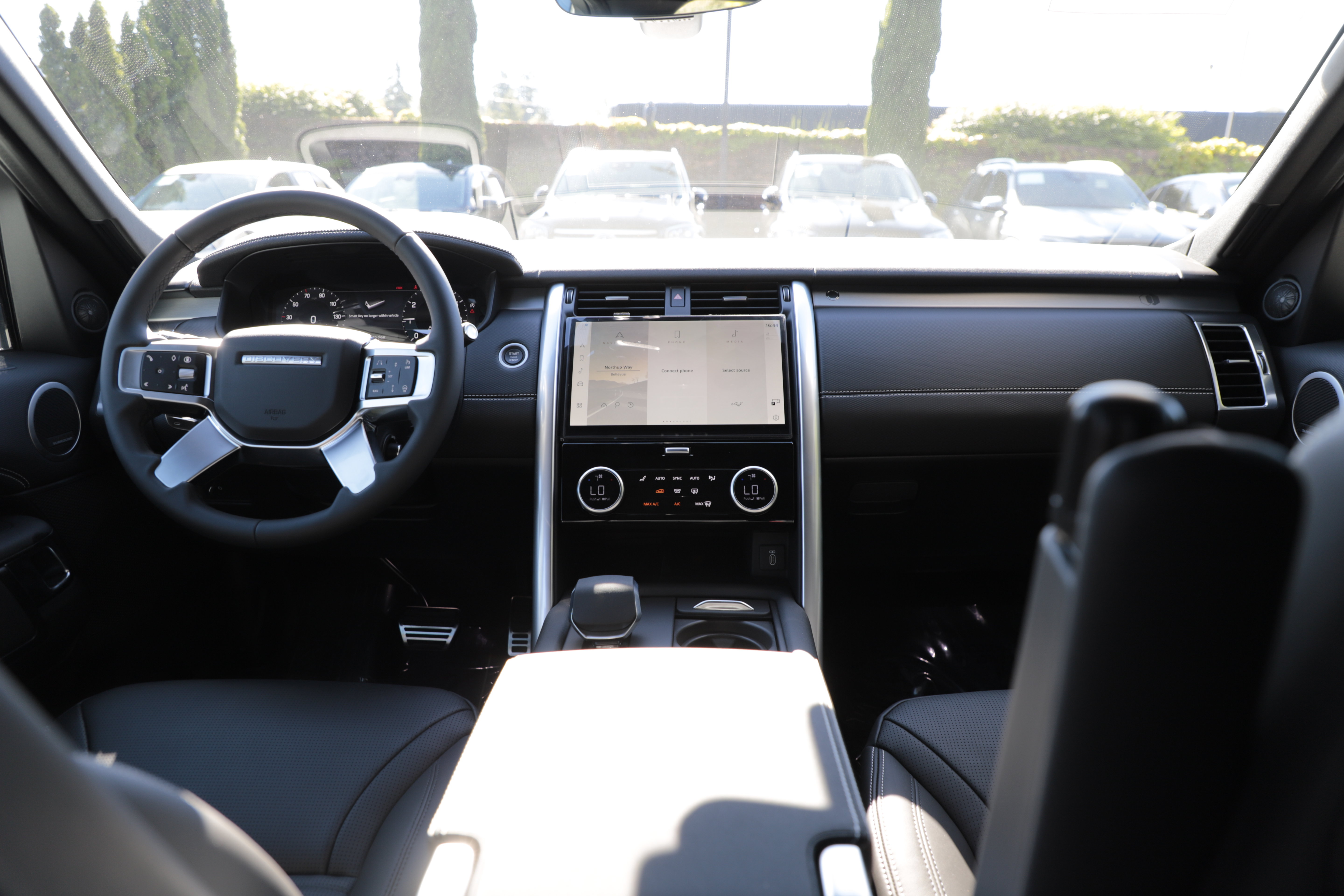 New 2026 Land Rover Discovery Limited Edition AWD/4WD image 14
