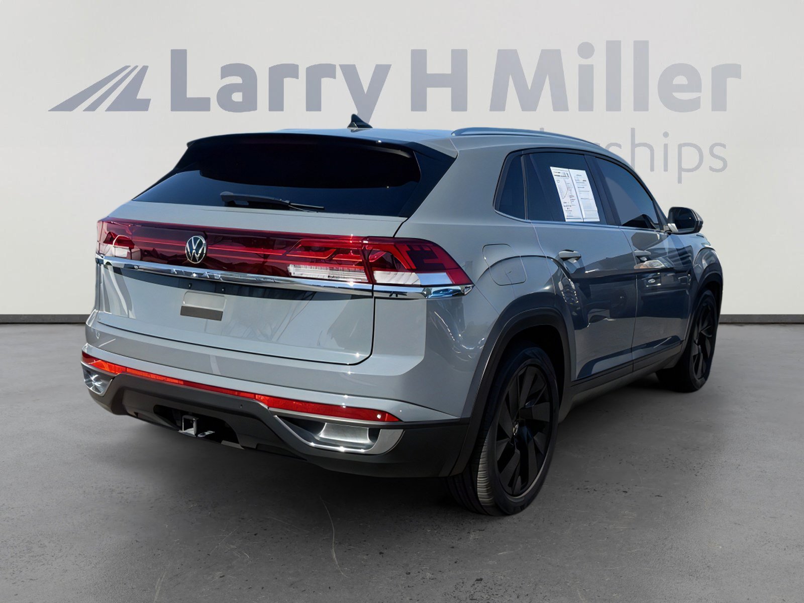 Used 2024 Volkswagen Atlas Cross Sport SE image 7