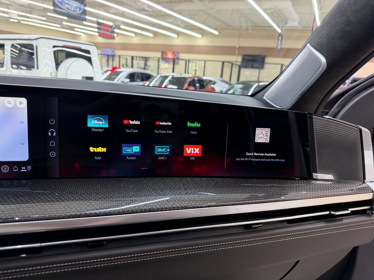 Used 2025 Cadillac Escalade V w/ LPO, ONYX Package image 34