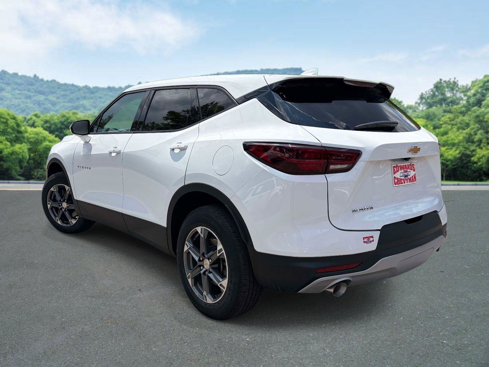 Used 2025 Chevrolet Blazer LT FWD image 23