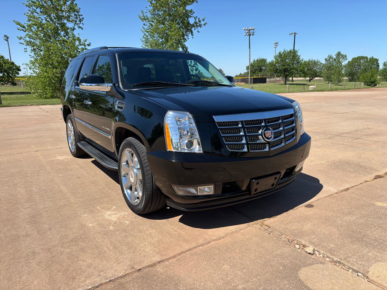 Used 2014 Cadillac Escalade Luxury RWD image 32