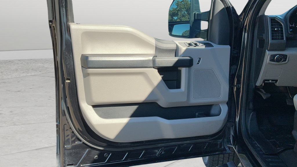 Used 2020 Ford F250 XL w/ STX Appearance Package AWD/4WD image 18