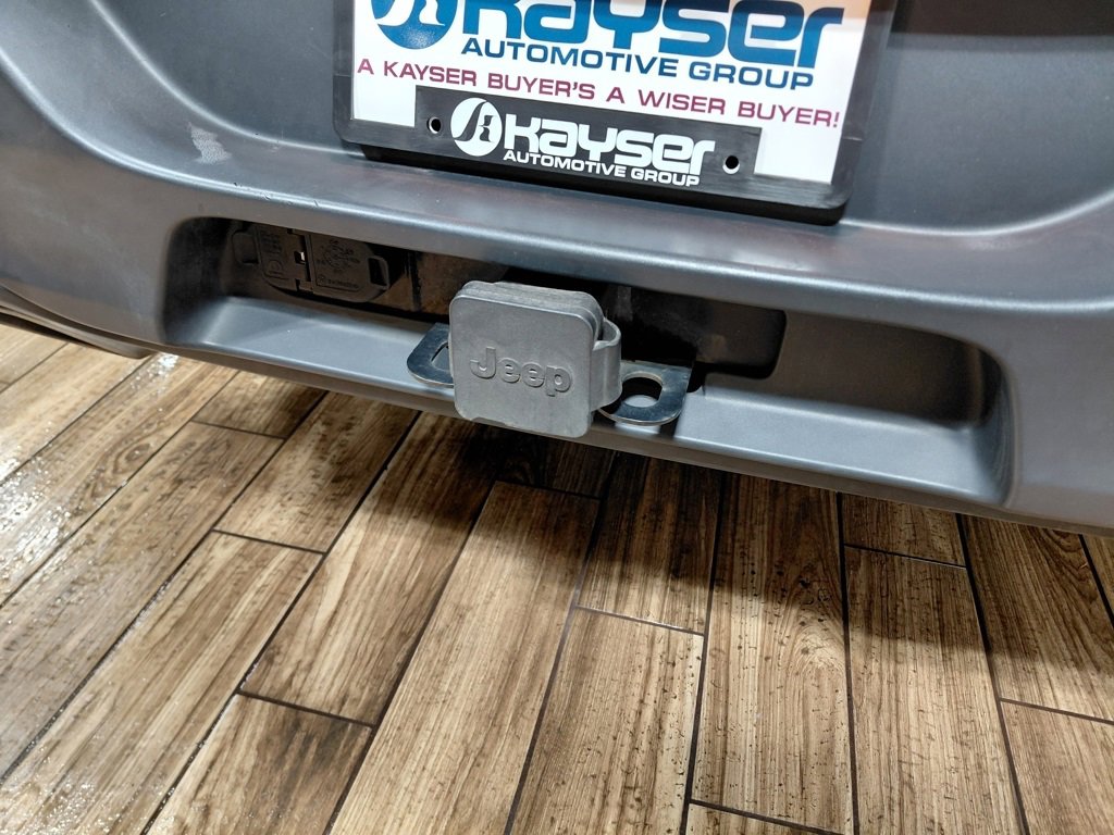 Used 2018 Jeep Cherokee Latitude Plus w/ Cold Weather Group image 16