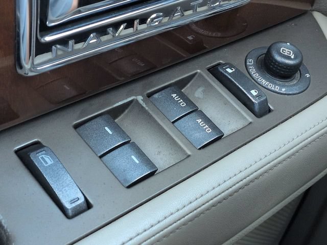 Used 2013 Lincoln Navigator L 2WD image 31
