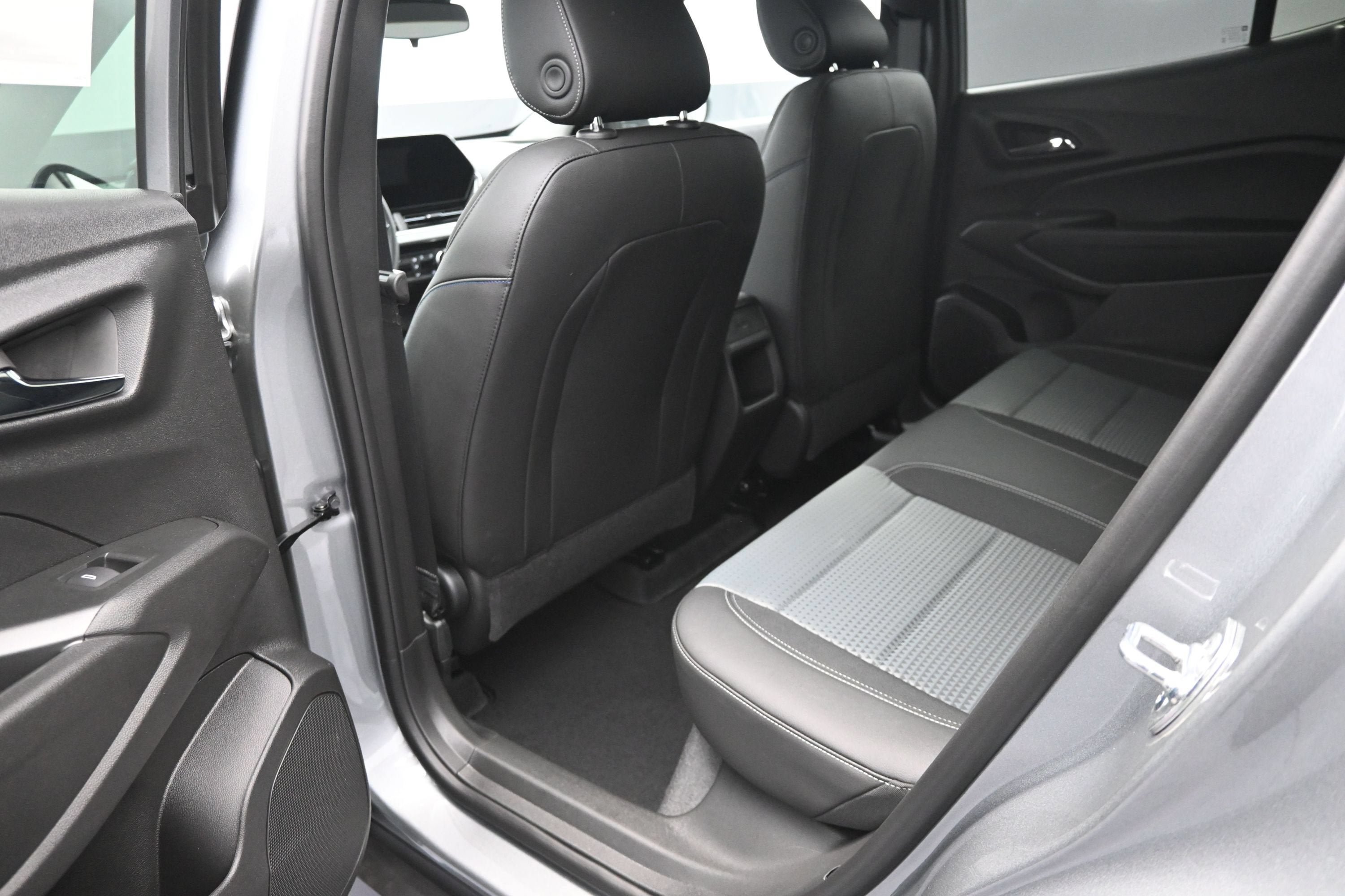 New 2026 Chevrolet Trax LT w/ Driver Confidence Package FWD image 26