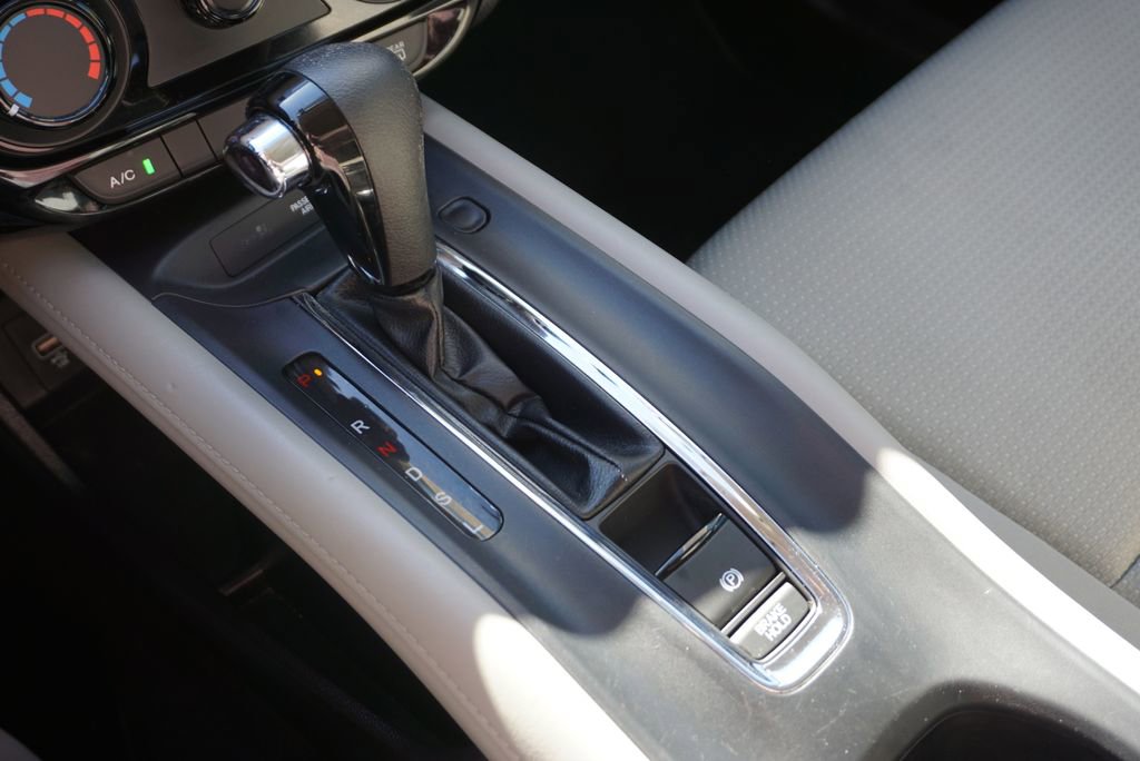 Used 2020 Honda HR-V LX image 37