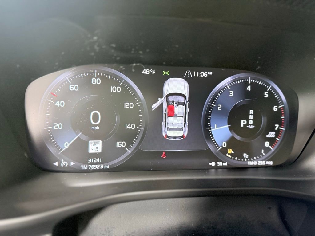 Used 2022 Volvo XC40 T5 Inscription w/ Climate Package image 13