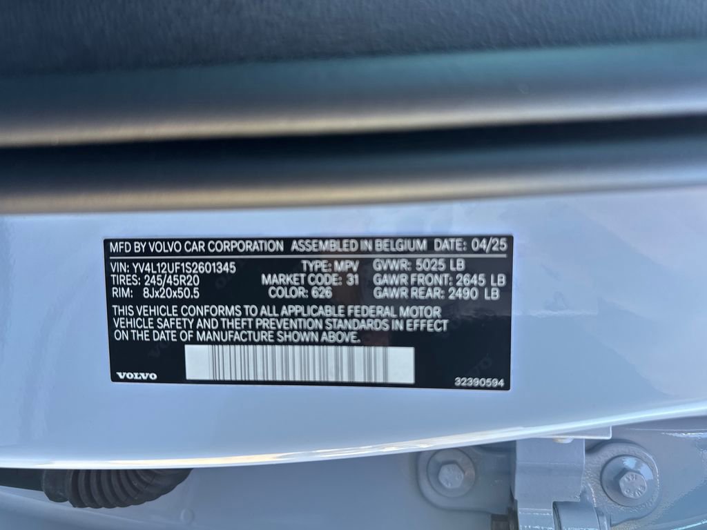 Certified 2025 Volvo XC40 B5 Ultra w/ Protection Package image 34