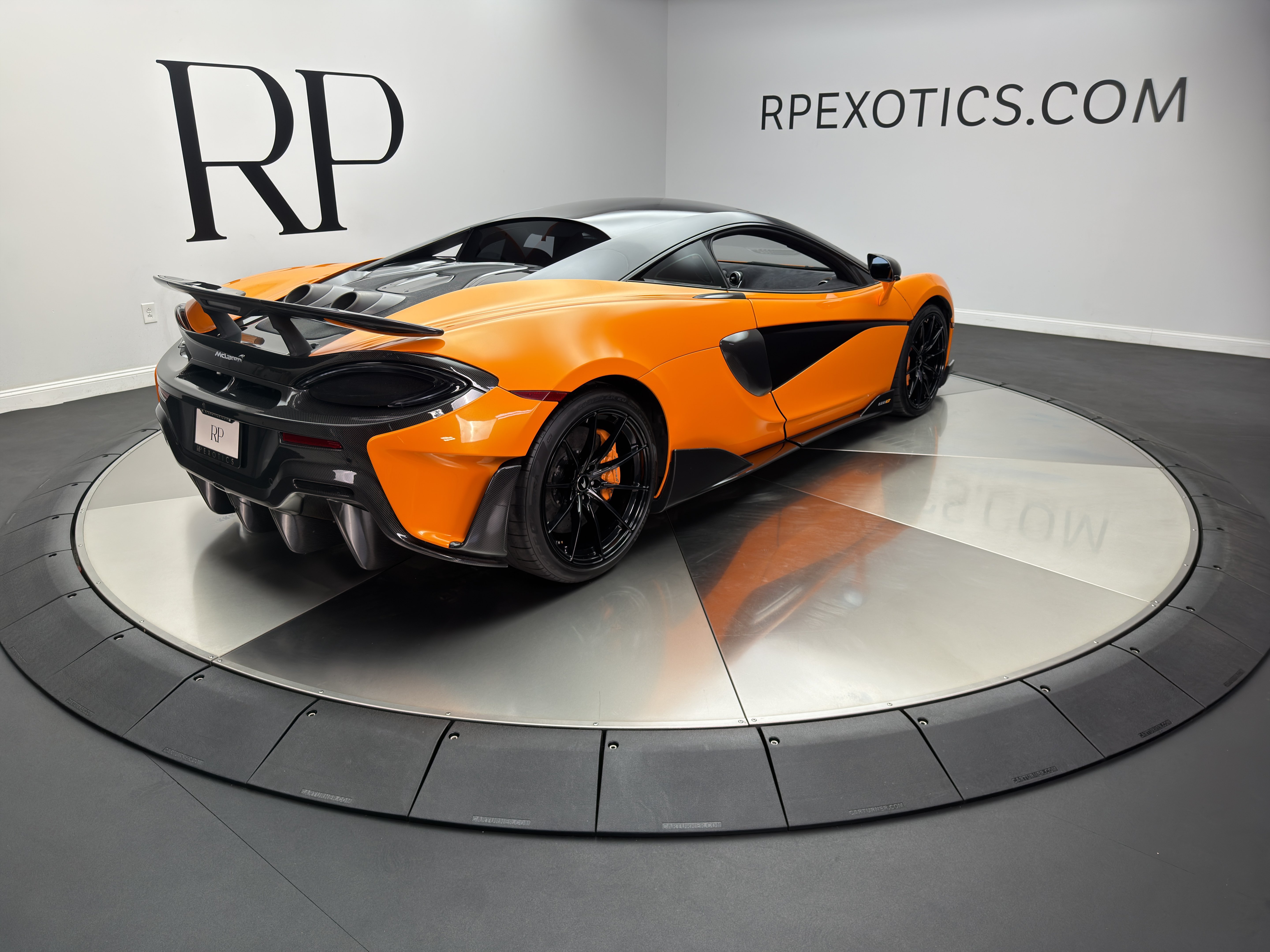 Used 2019 McLaren 600LT RWD image 6
