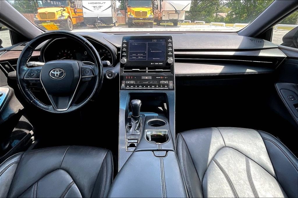Used 2019 Toyota Avalon XLE FWD image 5