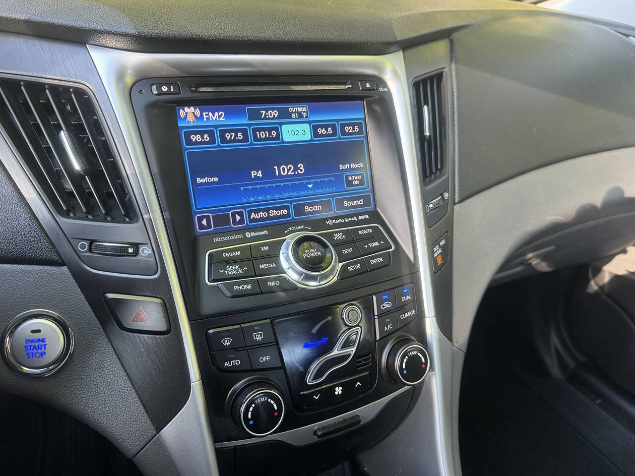 Used 2013 Hyundai Sonata SE w/ Navigation & Sunroof Pkg image 16