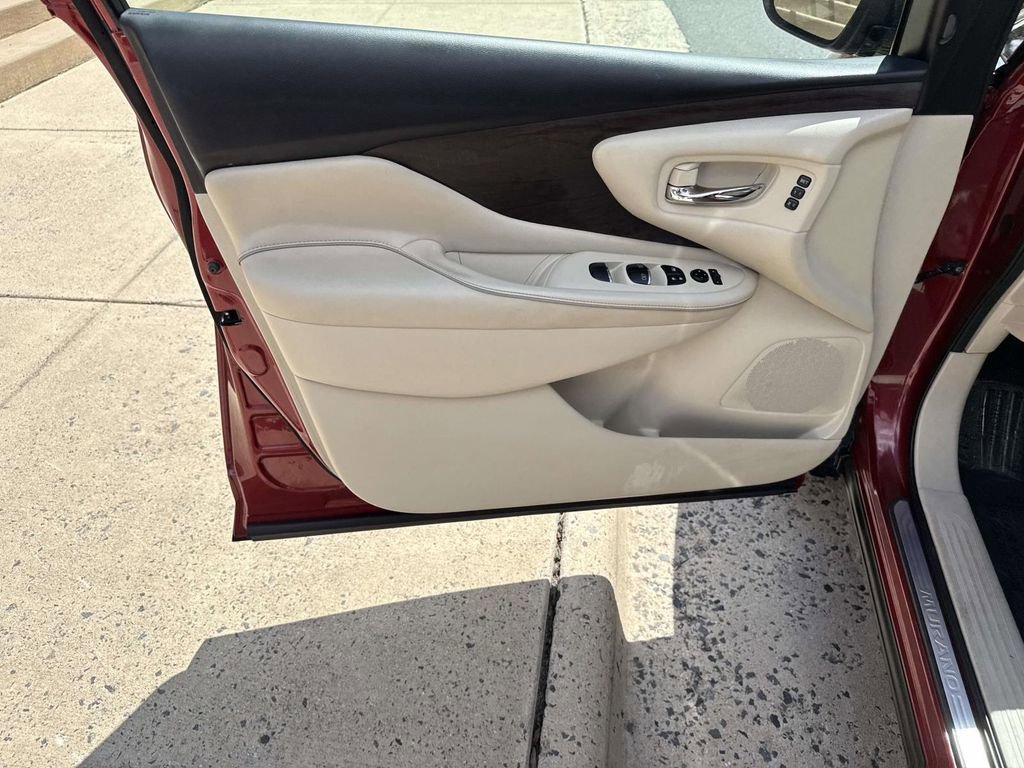 Used 2019 Nissan Murano Platinum w/ Cargo Package image 28