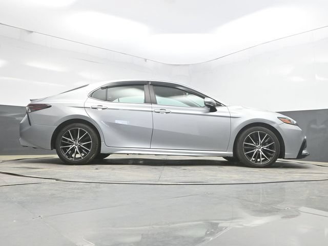 Used 2022 Toyota Camry SE FWD image 32