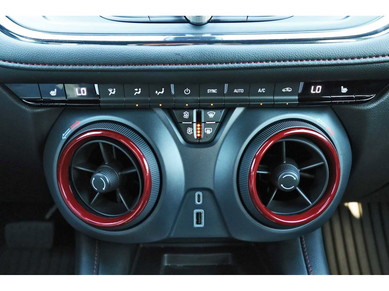 Used 2025 Chevrolet Blazer RS w/ Driver Confidence II Package image 24