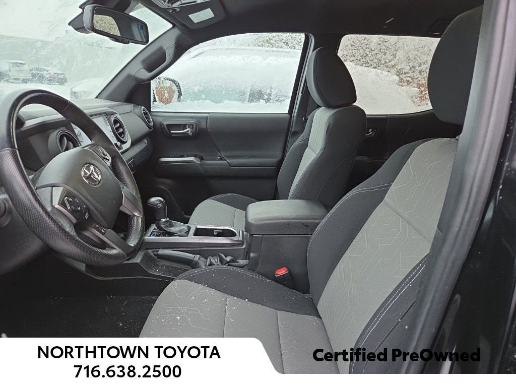 Used 2022 Toyota Tacoma TRD Off-Road image 16