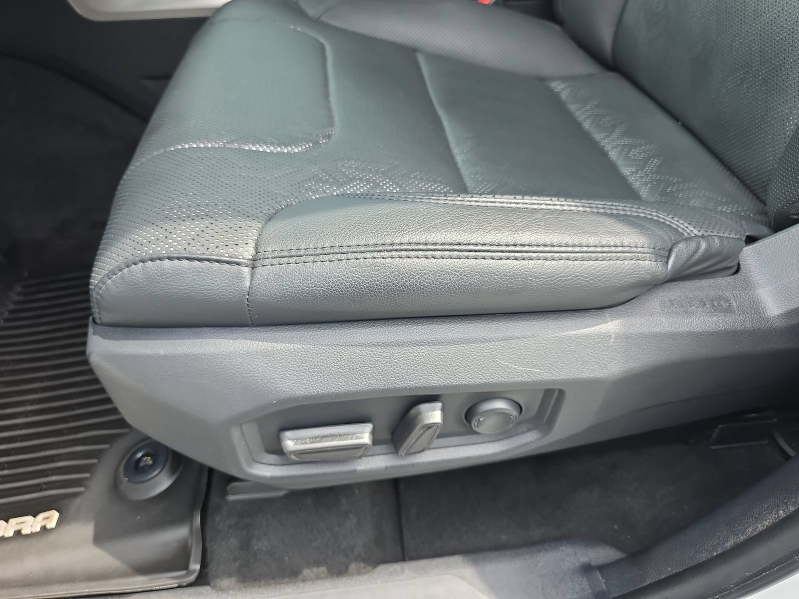 Used 2023 Toyota Tundra SR5 w/ SR5 Premium Package AWD/4WD image 28