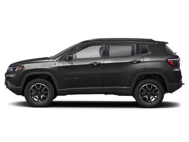 Used 2025 Jeep Compass Trailhawk image 2