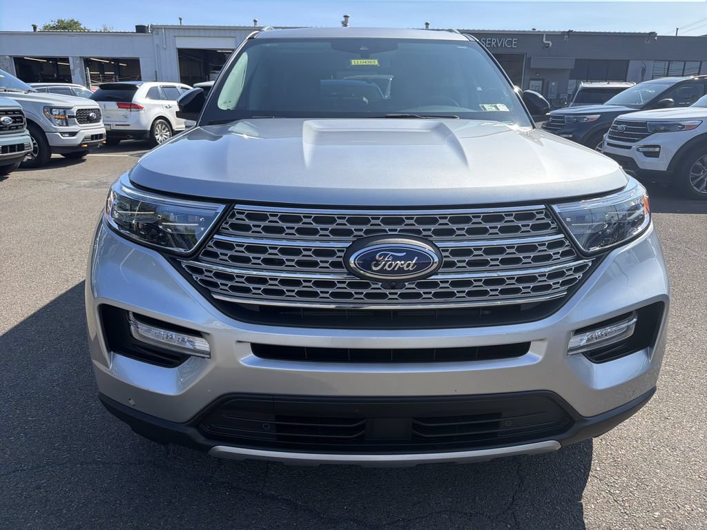 Used 2024 Ford Explorer Limited w/ Equipment Group 301A AWD/4WD image 34