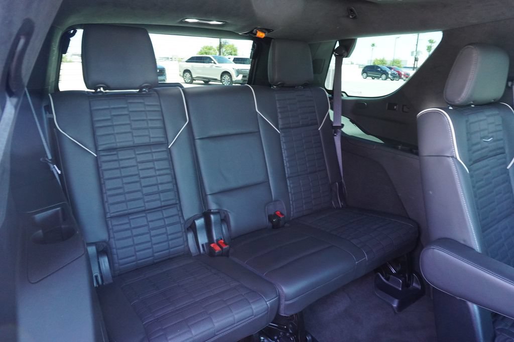 Certified 2023 Cadillac Escalade Sport Platinum w/ LPO, ONYX Package AWD/4WD image 10