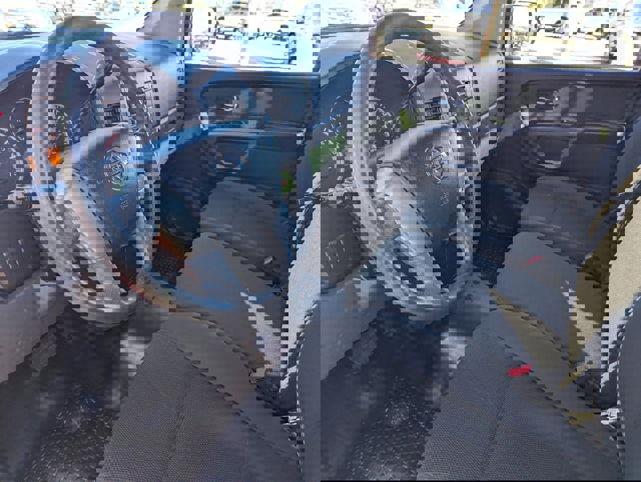 Used 2015 Nissan Titan S image 16