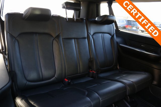 Used 2024 Jeep Wagoneer L Series II w/ Convenience Group I image 18