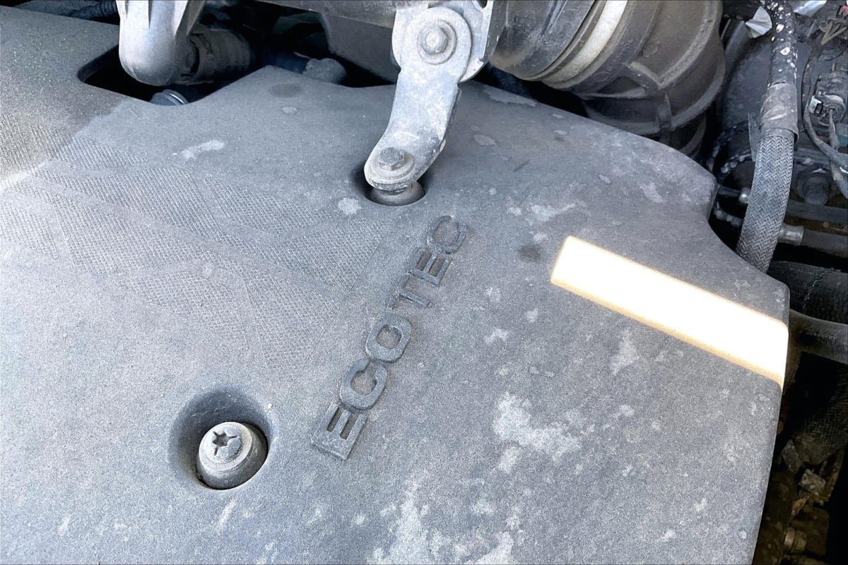 Used 2020 Buick Envision Essence w/ LPO, Cargo Package FWD image 32