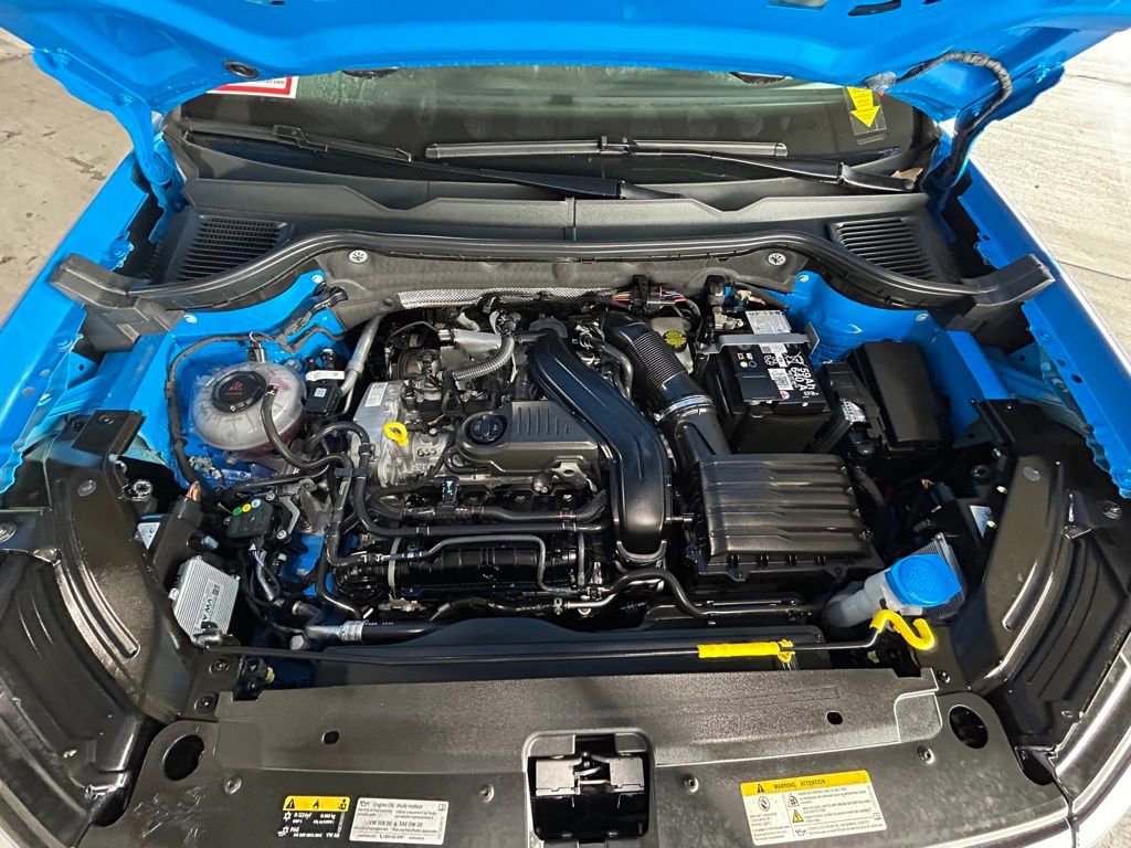 Used 2025 Volkswagen Taos SE image 28