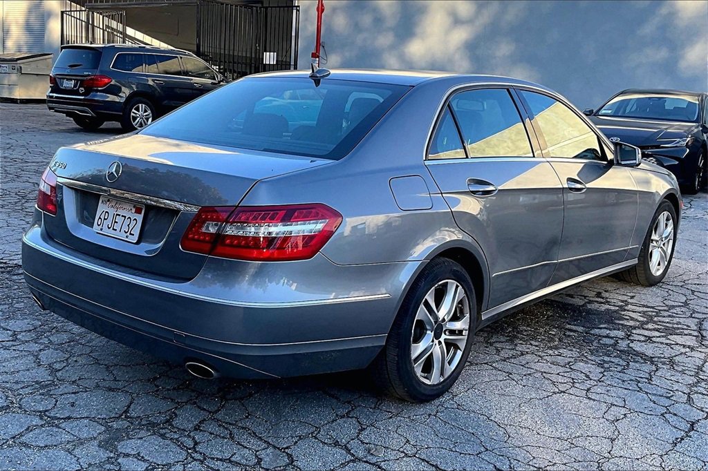 Used 2011 Mercedes-Benz E 350 Sedan image 4