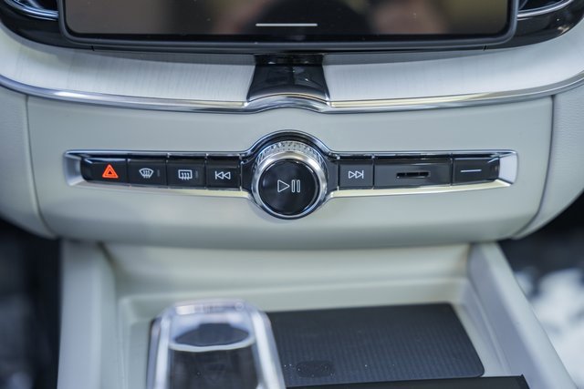 New 2026 Volvo XC60 B5 Ultra w/ Protection Package Premier image 23