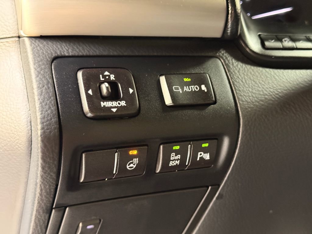 Used 2015 Lexus LS 460 w/ Comfort Package image 28