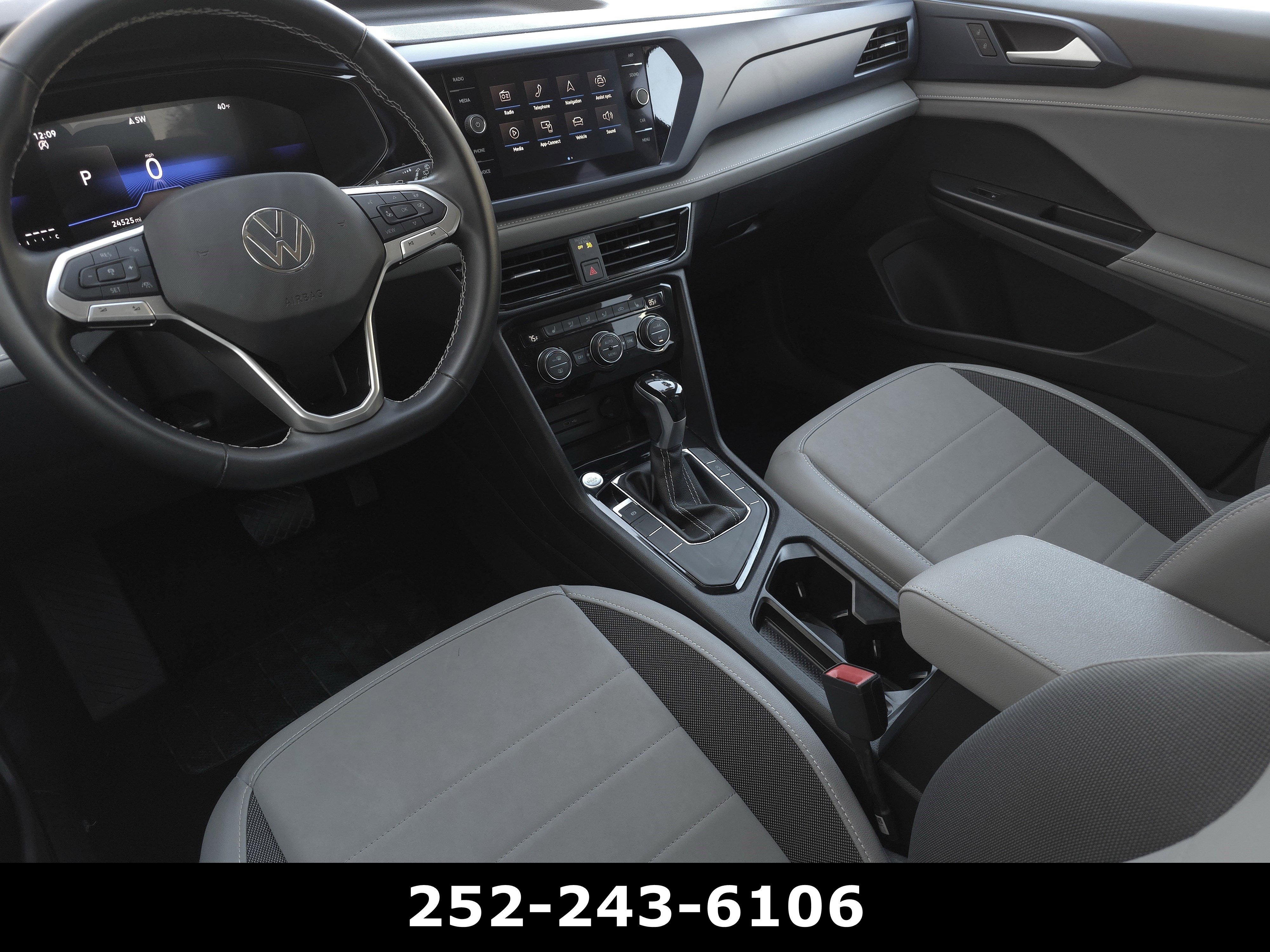 Used 2024 Volkswagen Taos SE FWD image 13