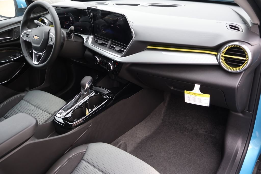 New 2026 Chevrolet Trax LT w/ Driver Confidence Package FWD image 39