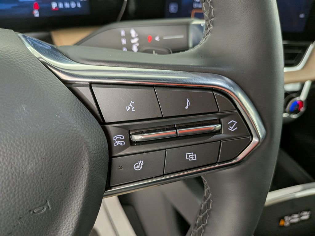 Used 2026 Chevrolet Equinox ACTIV w/ Convenience Package III image 24