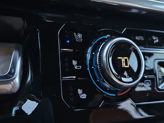 New 2026 GMC Sierra 2500 Denali Ultimate w/ LPO, Black Badging Package image 22