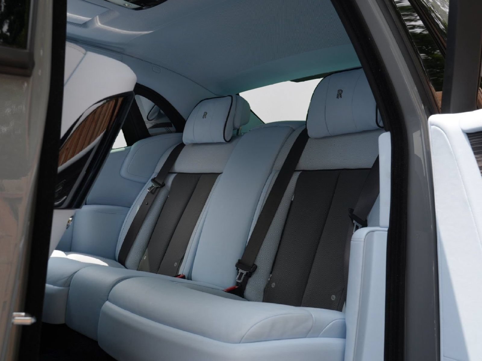 Certified 2024 Rolls-Royce Phantom Sedan w/ The Phantom Package RWD image 27