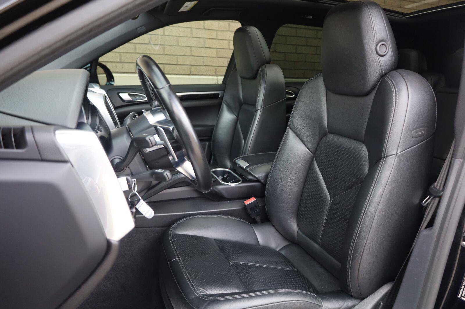 Used 2018 Porsche Cayenne AWD/4WD image 18