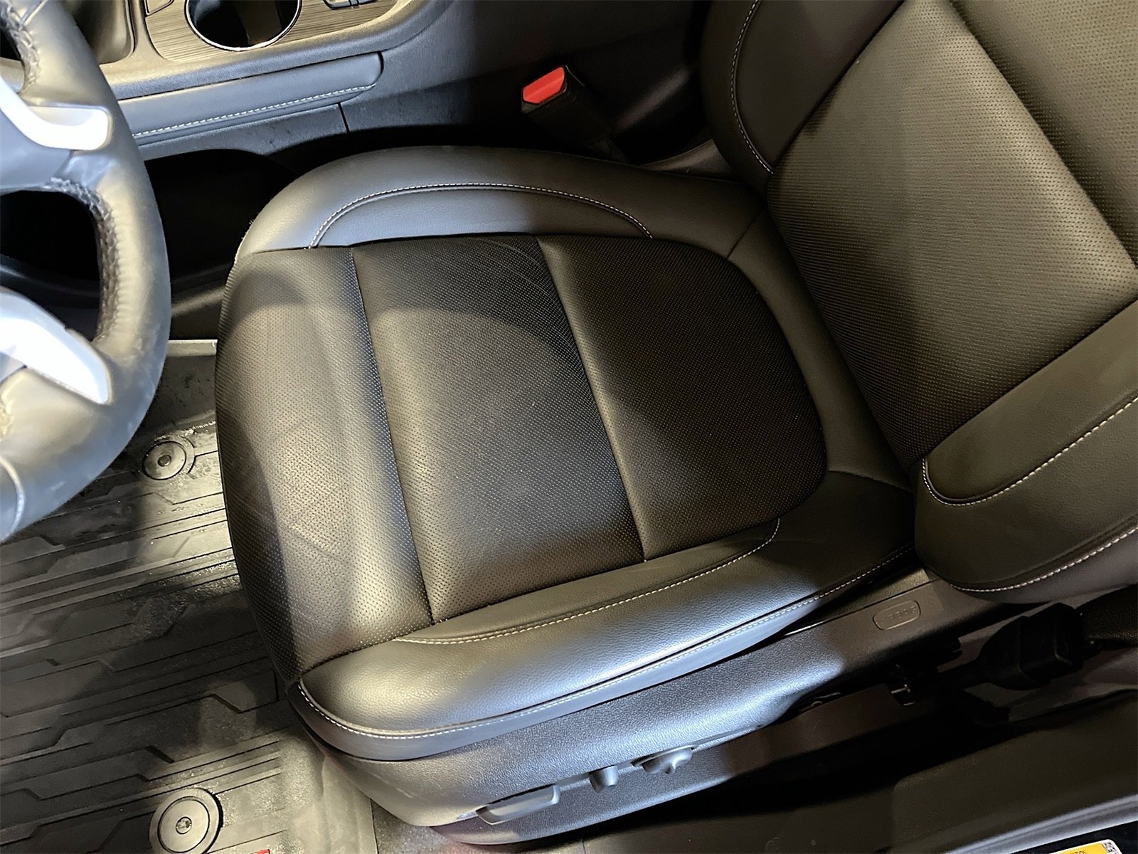 Used 2023 GMC Acadia SLT w/ Preferred Package image 20