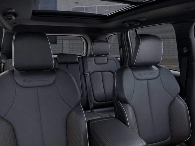 New 2026 Jeep Grand Cherokee Summit w/ Obsidian Package AWD/4WD image 26