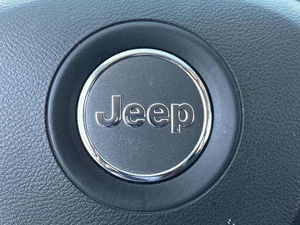 Used 2019 Jeep Cherokee Limited AWD/4WD image 32