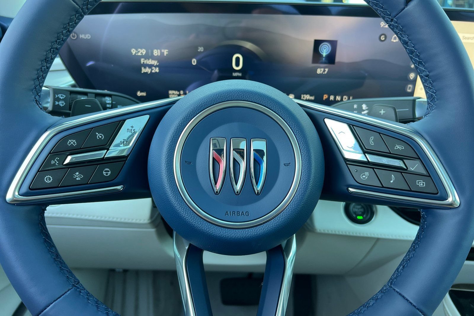 New 2026 Buick Enclave Avenir w/ Super Cruise Package FWD image 23
