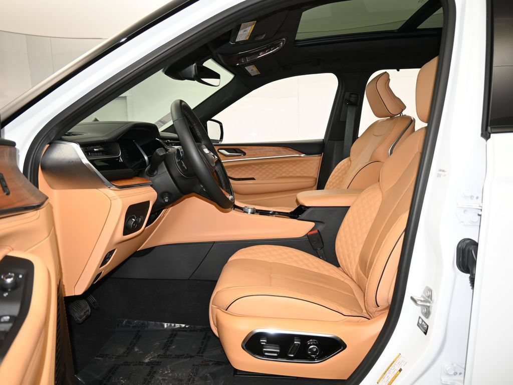 New 2025 Jeep Grand Cherokee L Summit AWD/4WD image 14