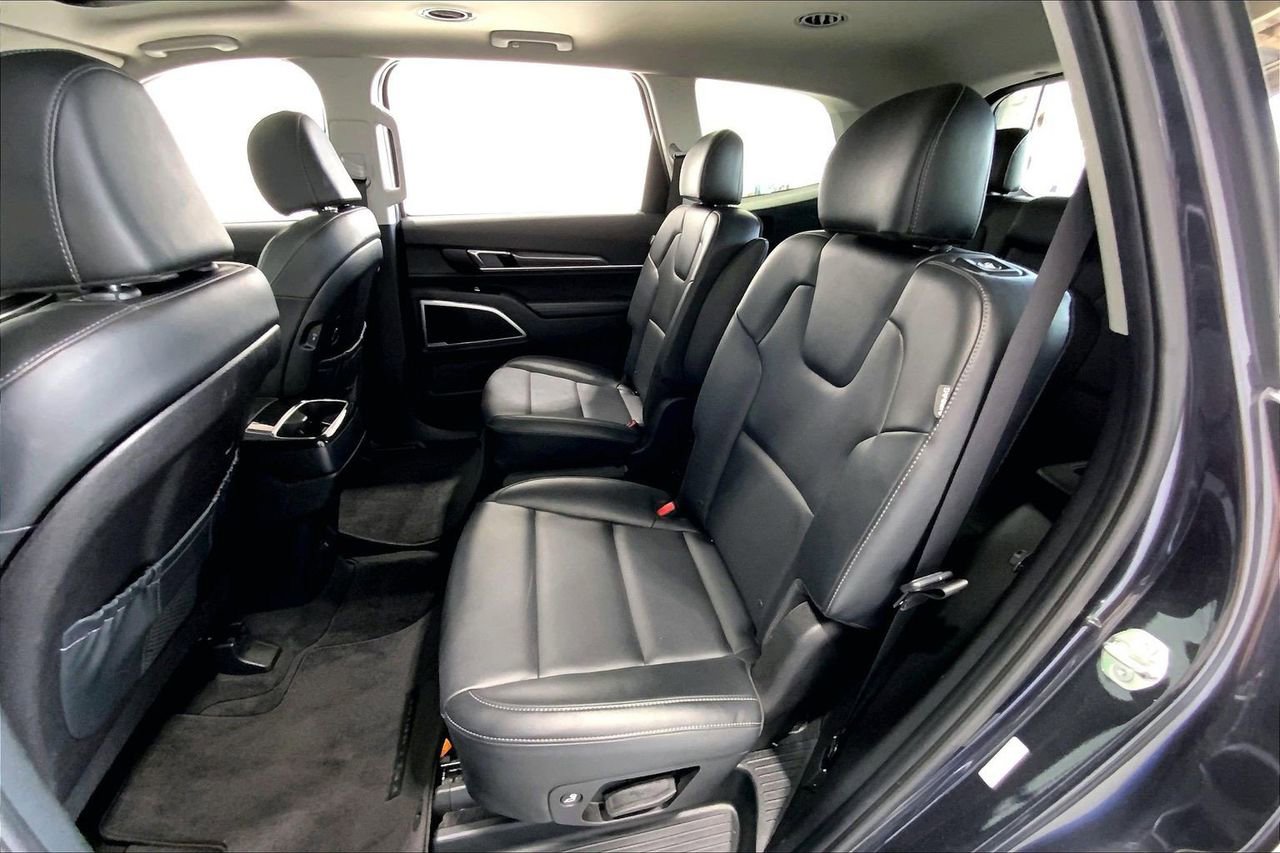 Used 2025 Kia Telluride S FWD image 18