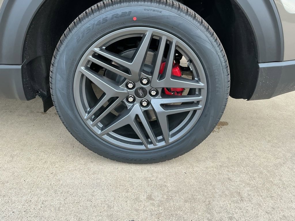 New 2026 Ford Explorer ST-Line w/ ST-Line Street Pack image 6
